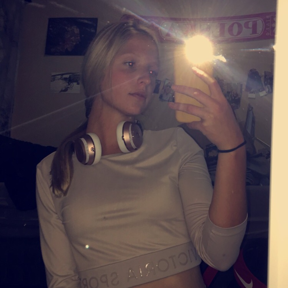 Meet your Posher, Leah